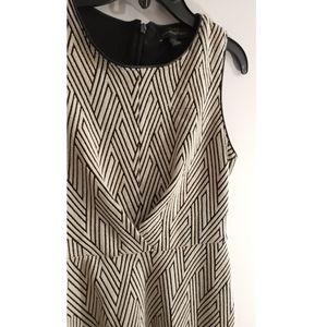Banana Republic Black & White Sinched Front Fit & Flare Sleeveless Dress Sz 2